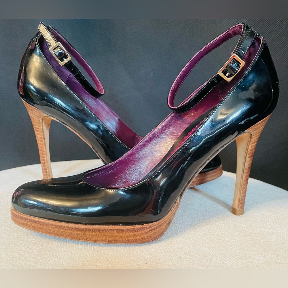 BCBGMAXAZRID Vintage Black Patent Leather Heels